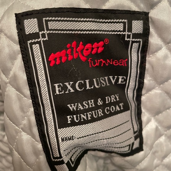 Milton Funfur girls coat - Picture 3 of 4